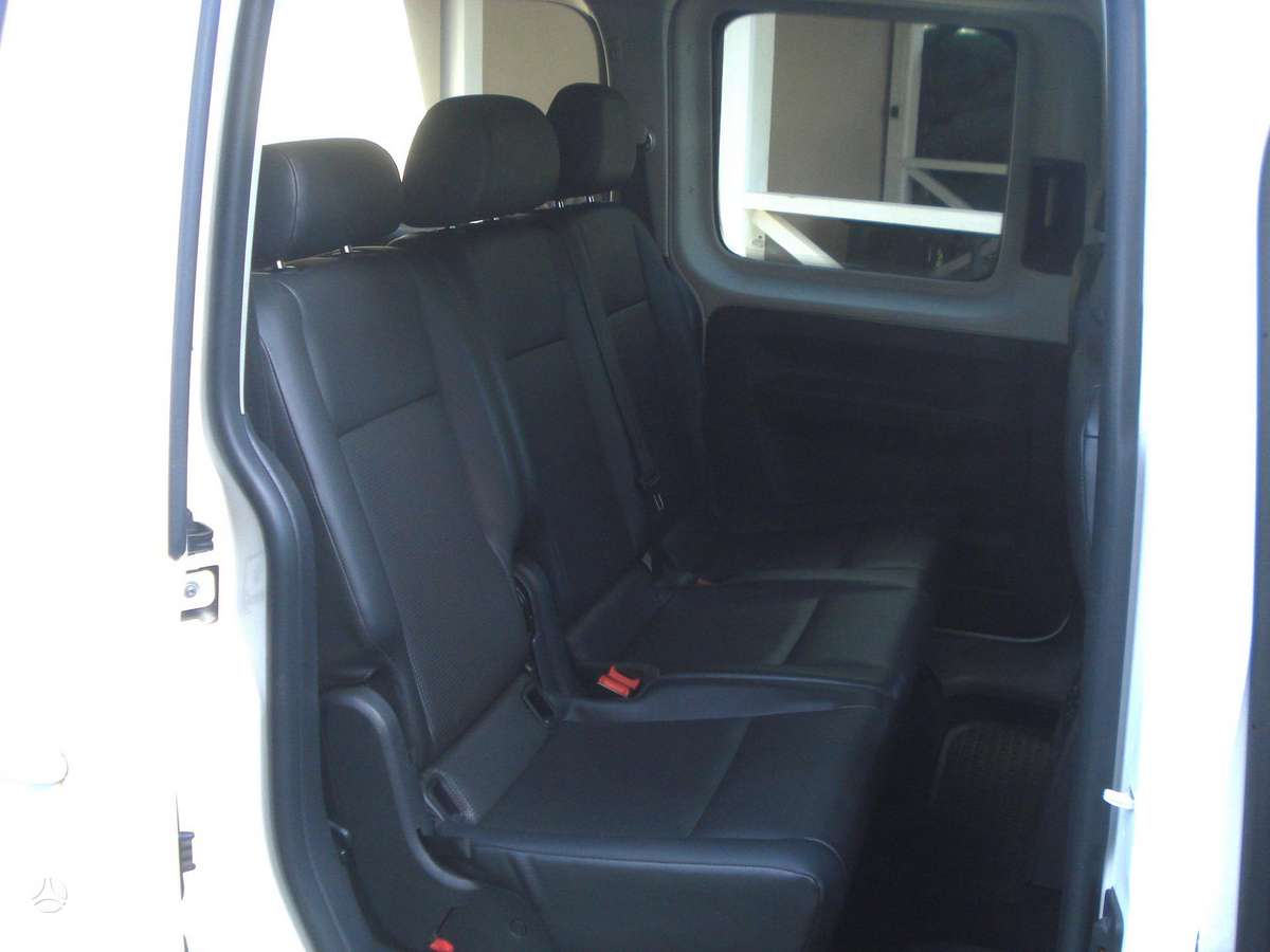 Volkswagen Caddy Maxi - 9