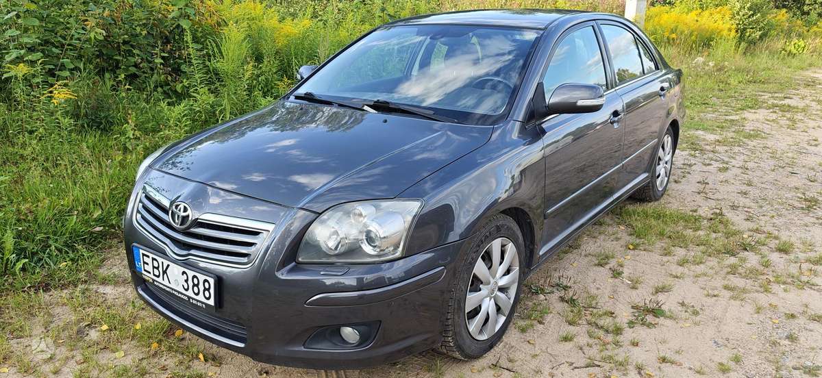 Toyota Avensis - 1