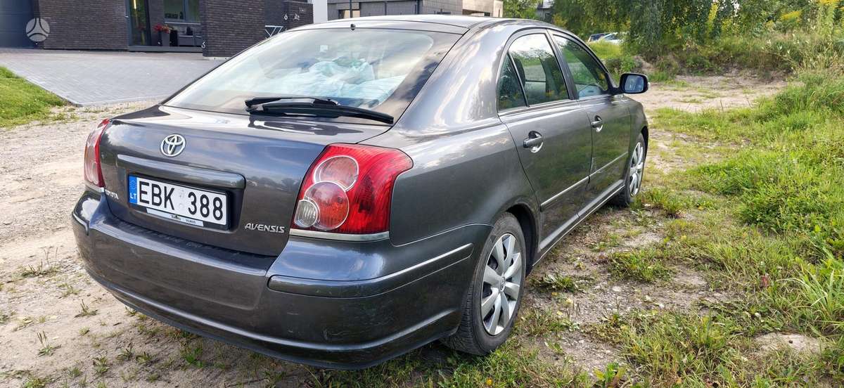 Toyota Avensis - 4