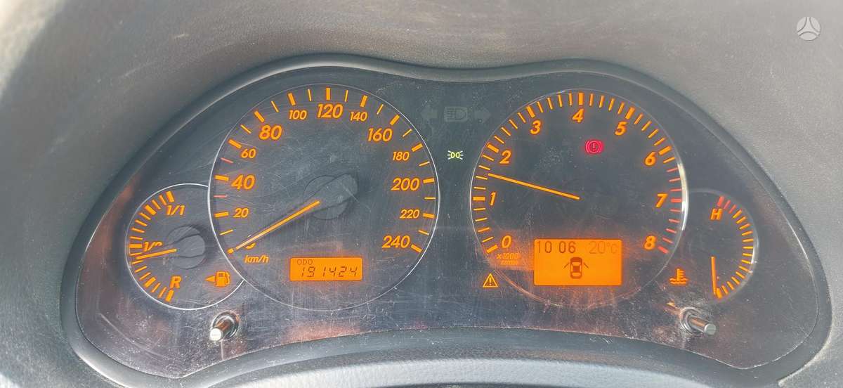 Toyota Avensis - 6