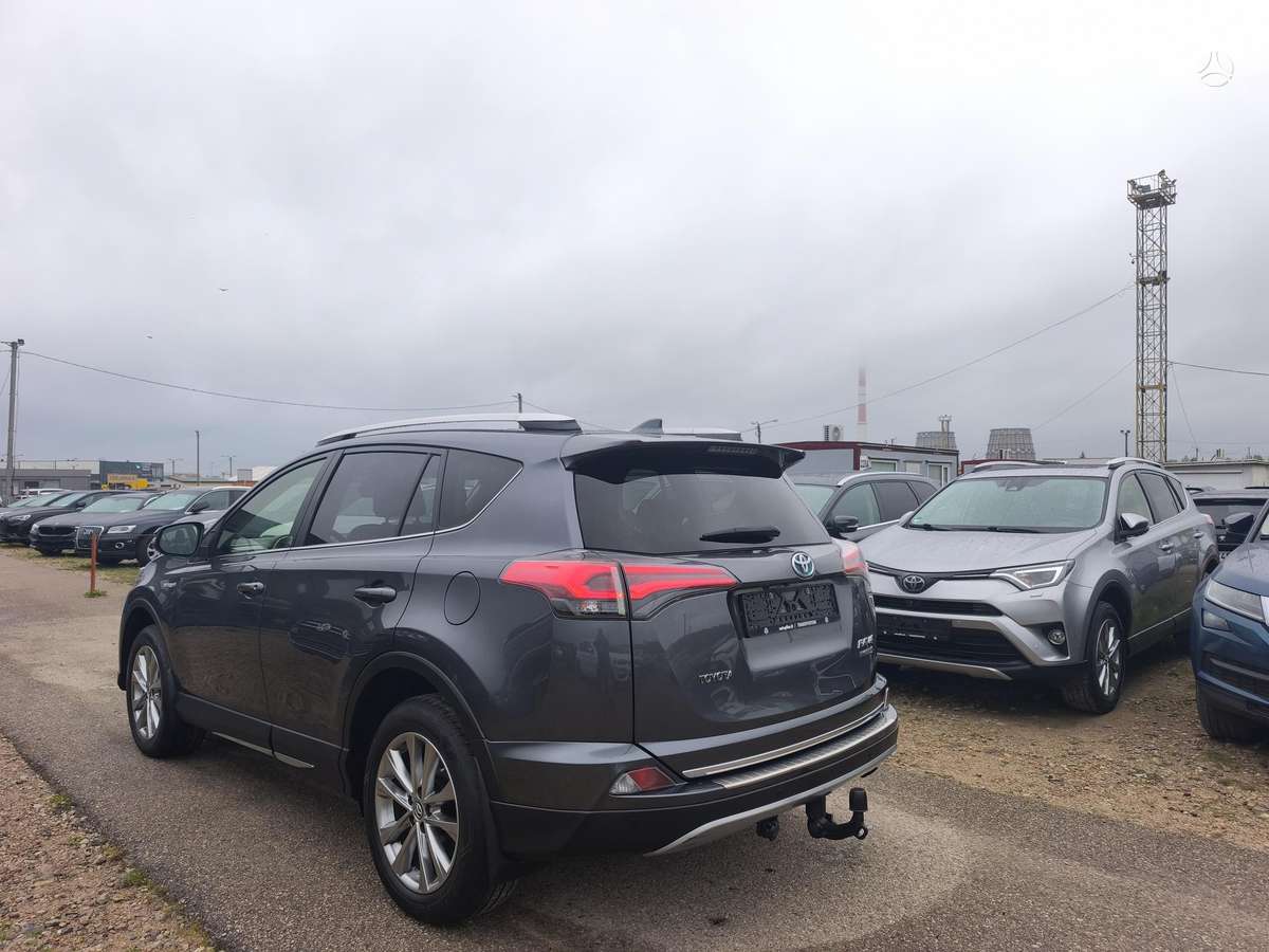 Toyota RAV4 - 6