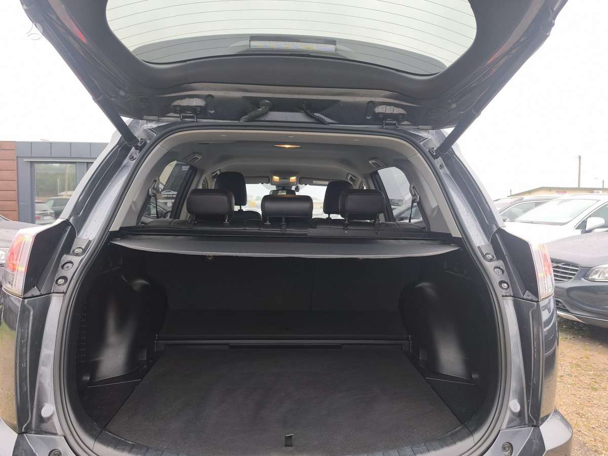 Toyota RAV4 - 8