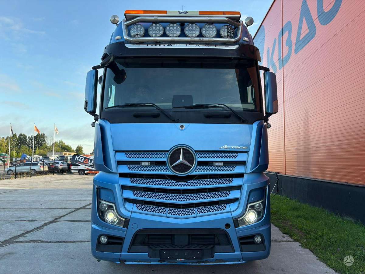 Mercedes-Benz Actros 2653 6x2, шасси