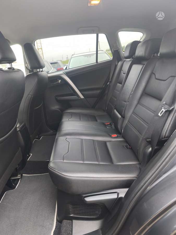 Toyota RAV4 - 12