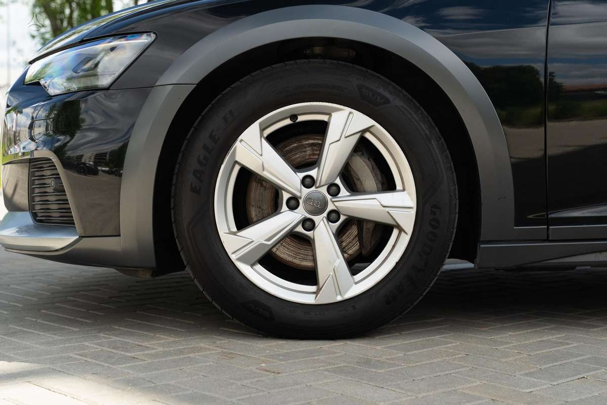 Audi A6 allroad, 3.0 l., Универсал