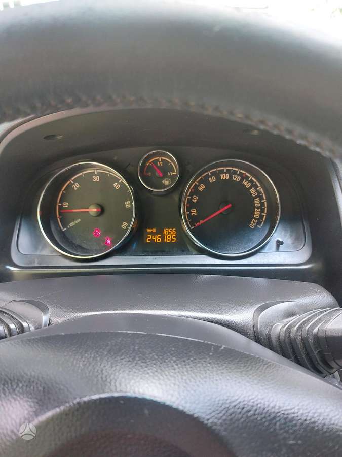 Opel Antara, 2.2 l., off-road / crossover