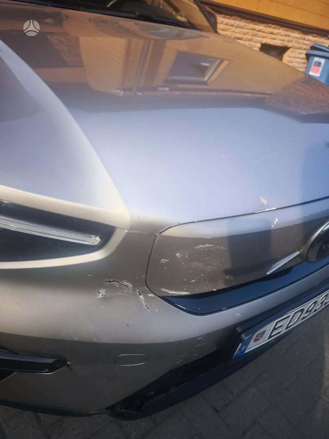 Volvo XC40 - 1