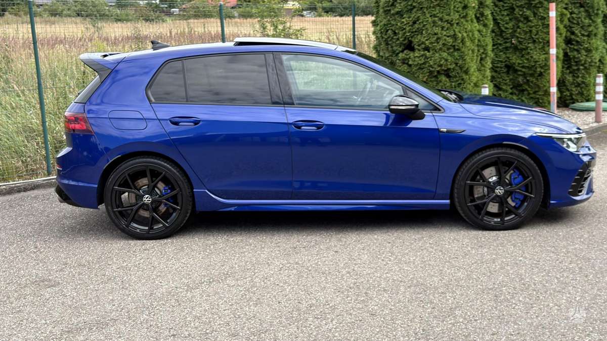 Volkswagen Golf - 8
