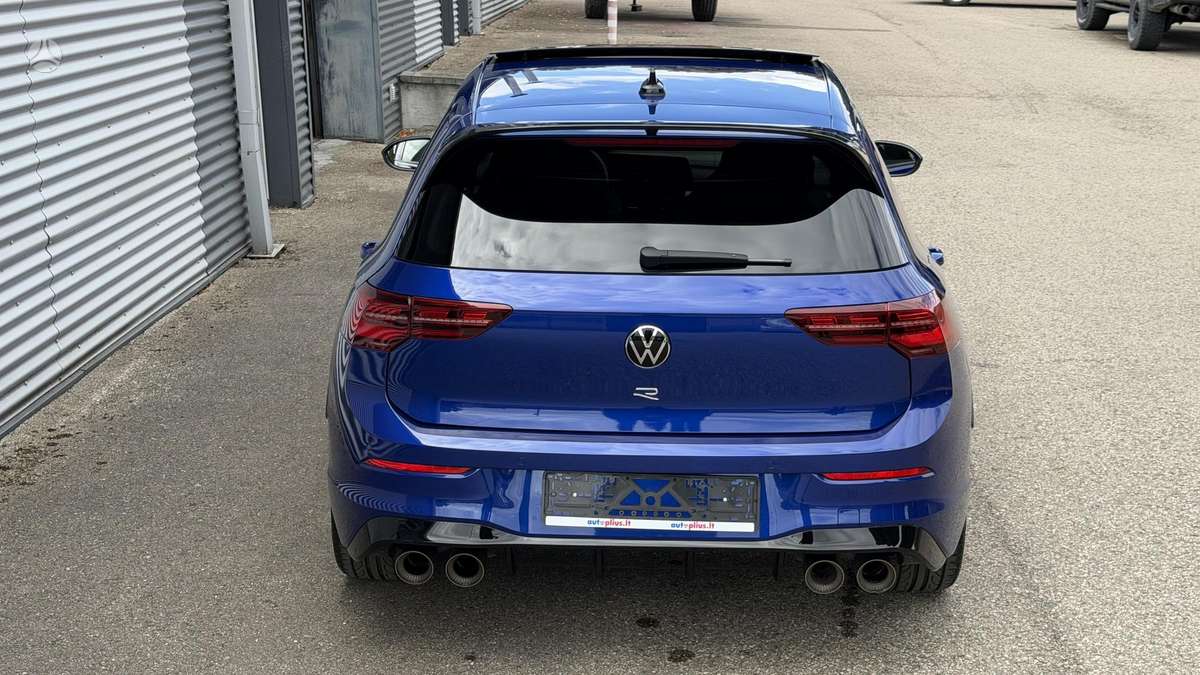 Volkswagen Golf - 10