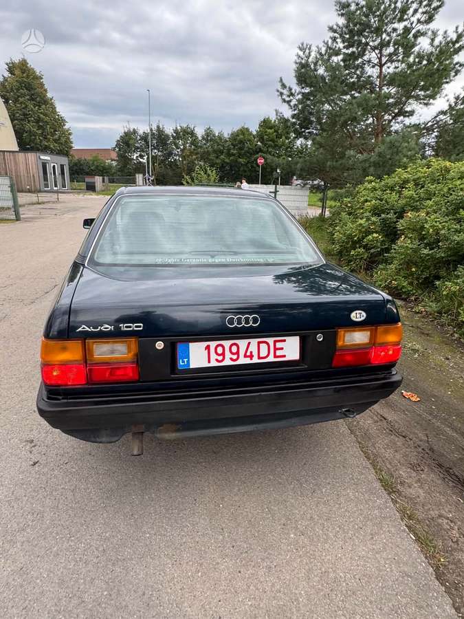 Audi 100, 1.8 l., Седан