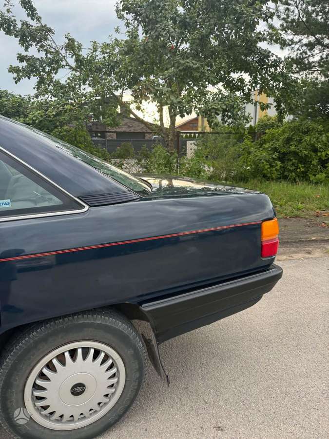 Audi 100, 1.8 l., Седан