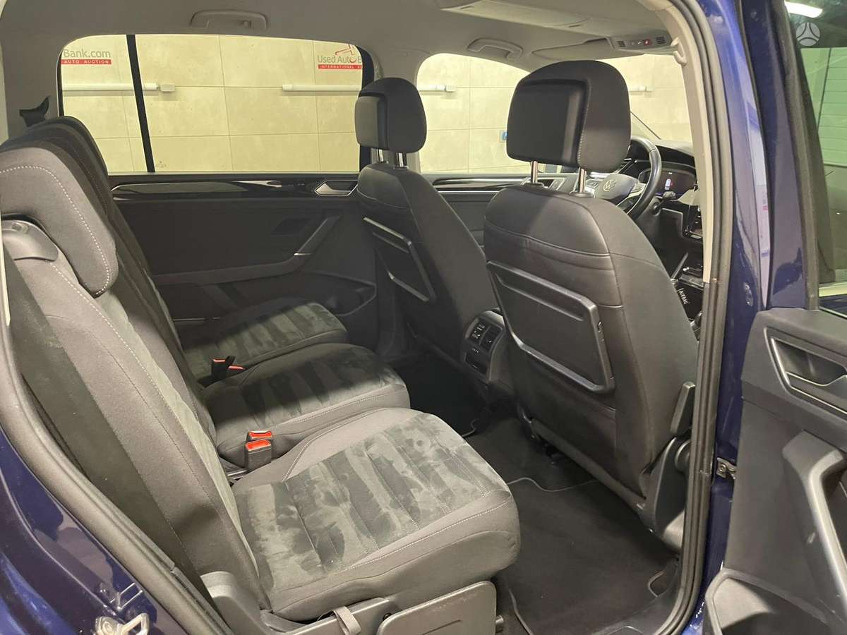 Volkswagen Touran - 10