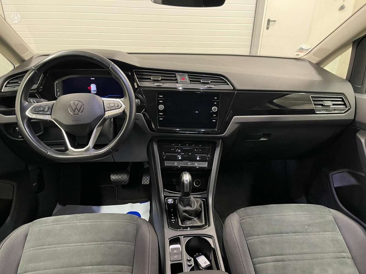 Volkswagen Touran - 8
