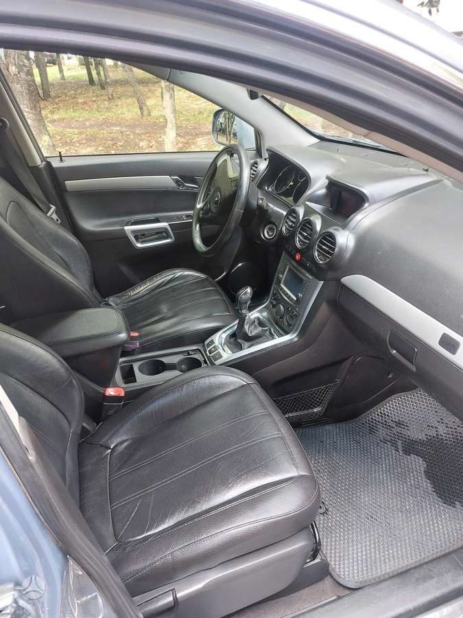 Opel Antara, 2.2 l., off-road / crossover