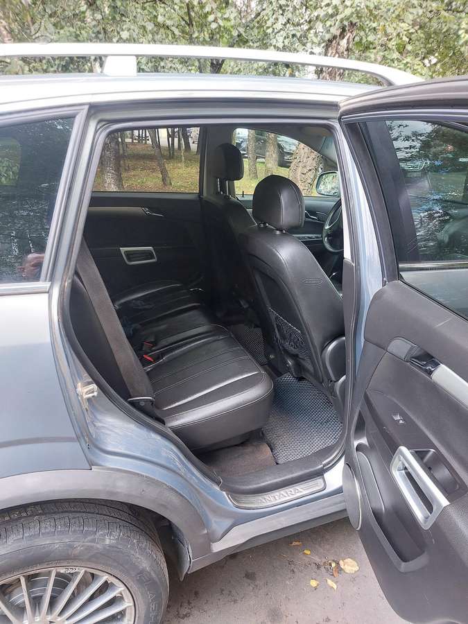 Opel Antara, 2.2 l., off-road / crossover