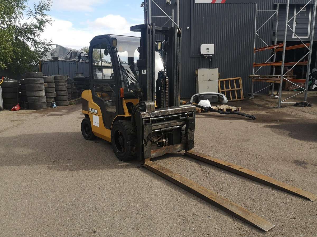Caterpillar GP30N, вилочные погрузчики
