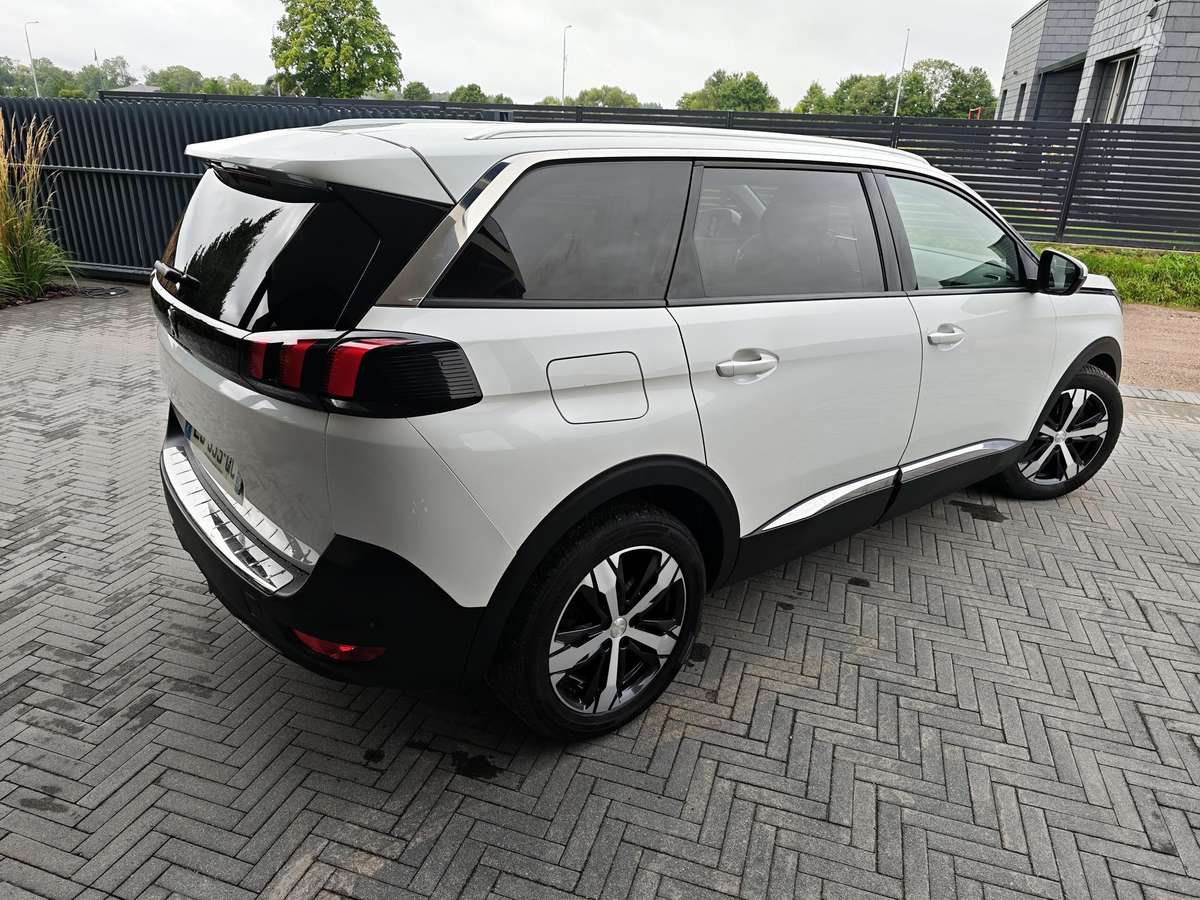 Peugeot 5008 - 5