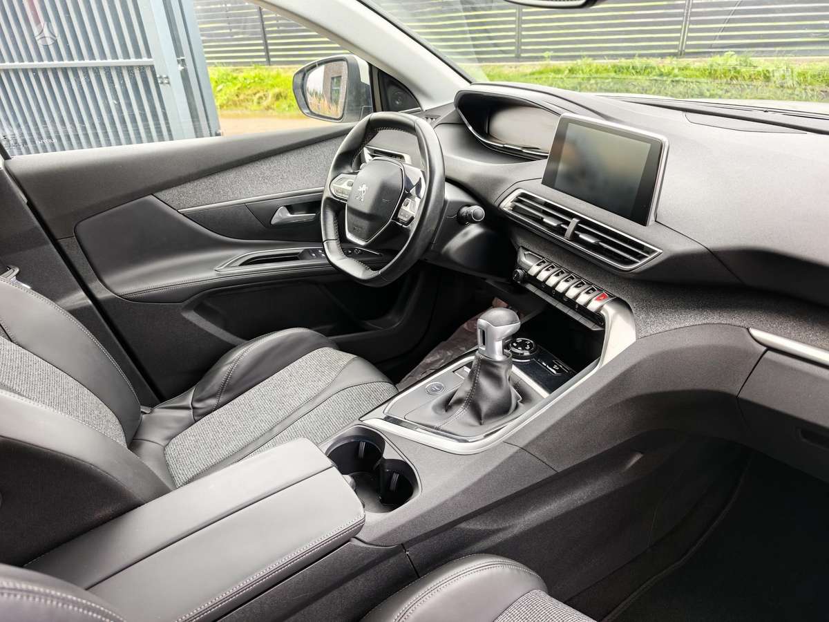 Peugeot 5008 - 11