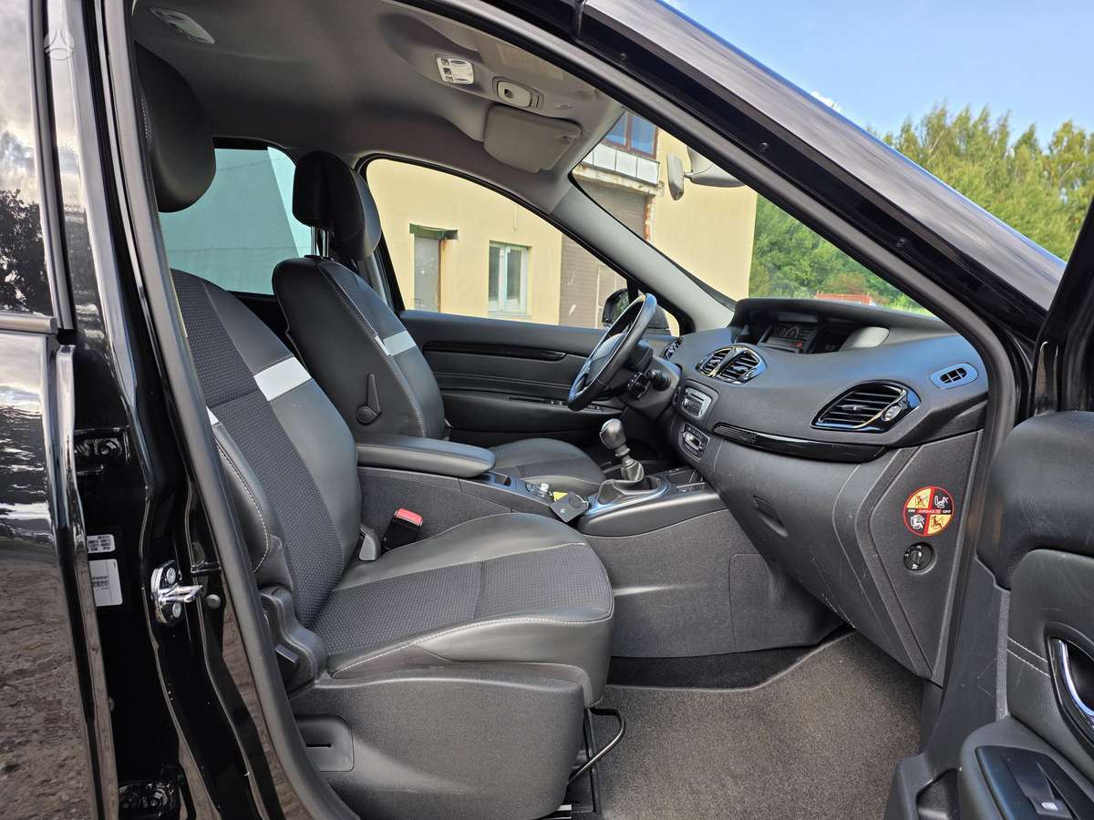 Renault Grand Scenic - 8