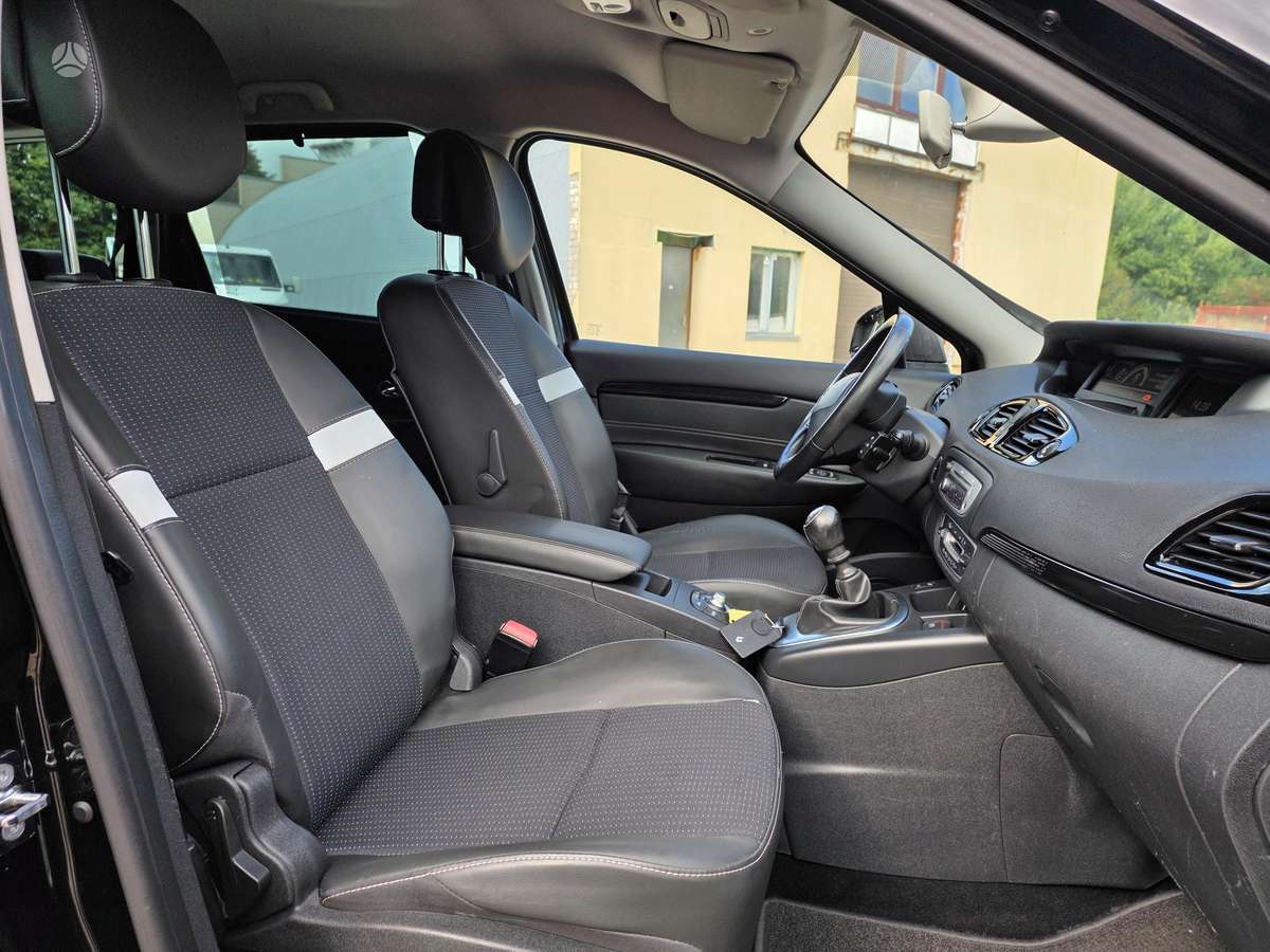 Renault Grand Scenic - 9