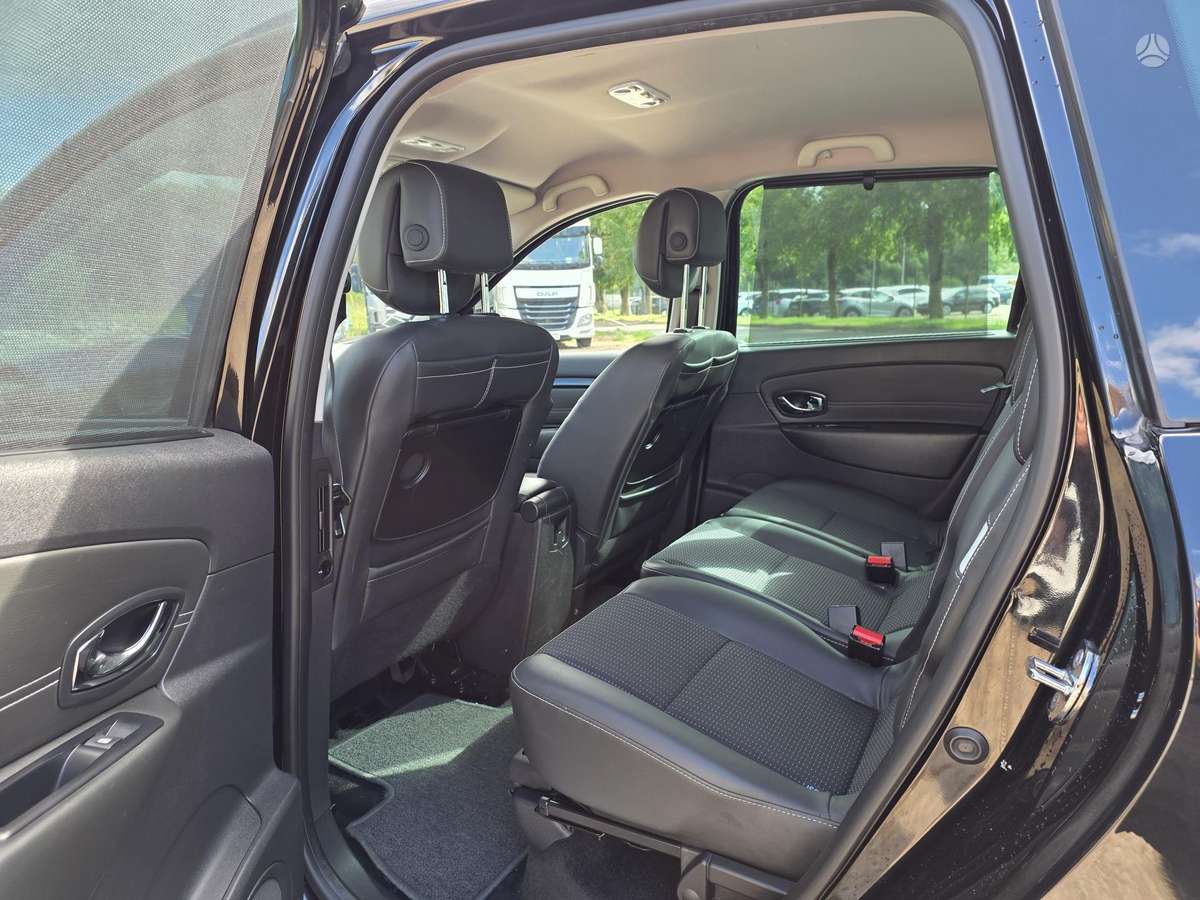 Renault Grand Scenic - 12