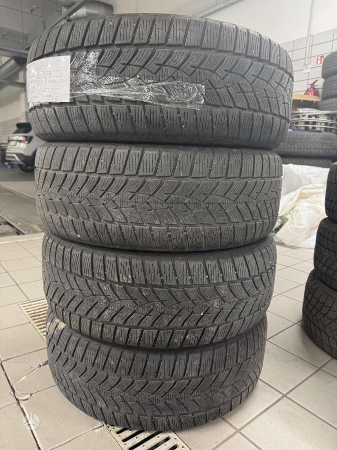 Goodyear ULTRAGRIP (Nr.2), winter 215/55 R18