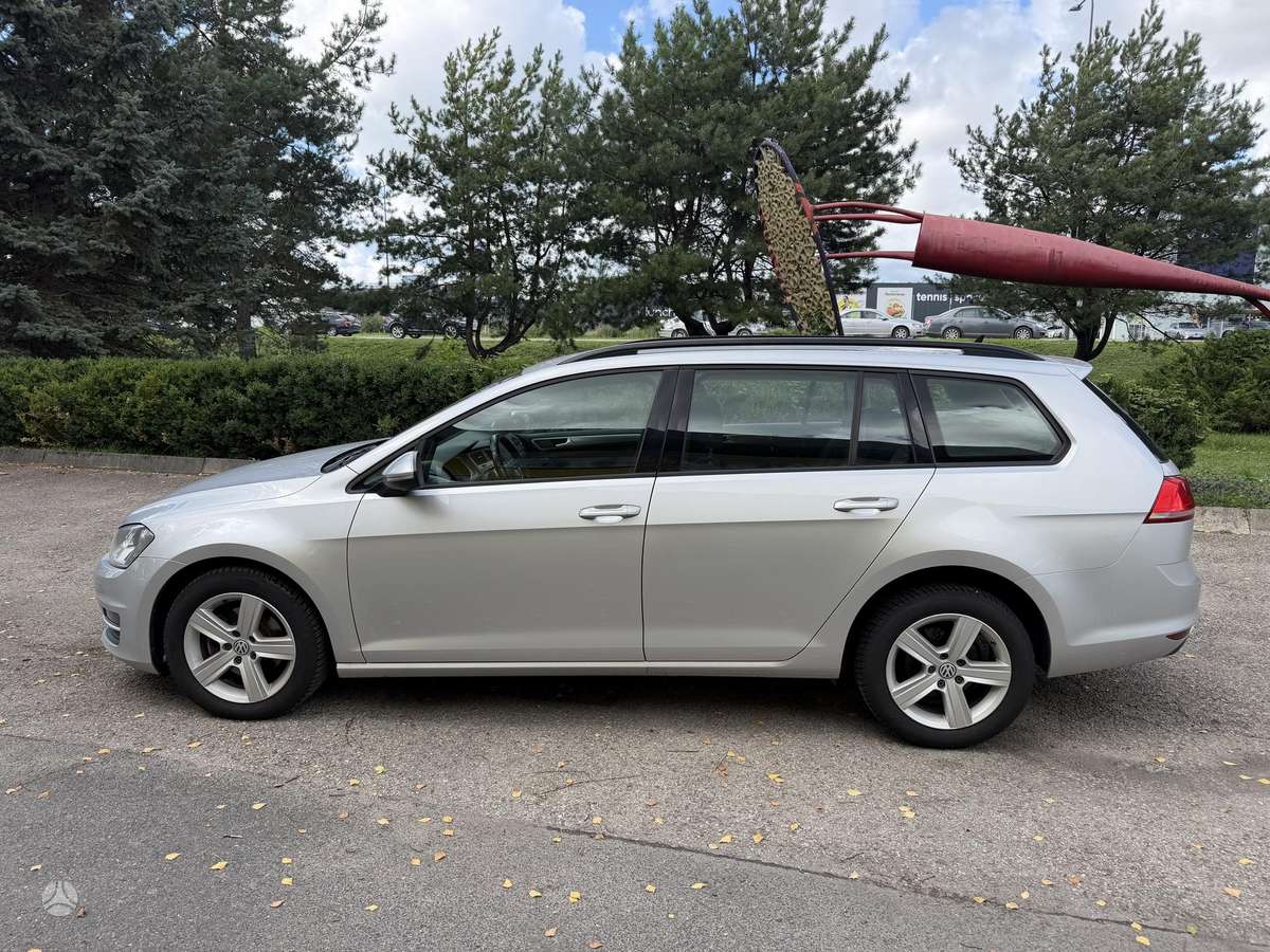 Volkswagen Golf - 2