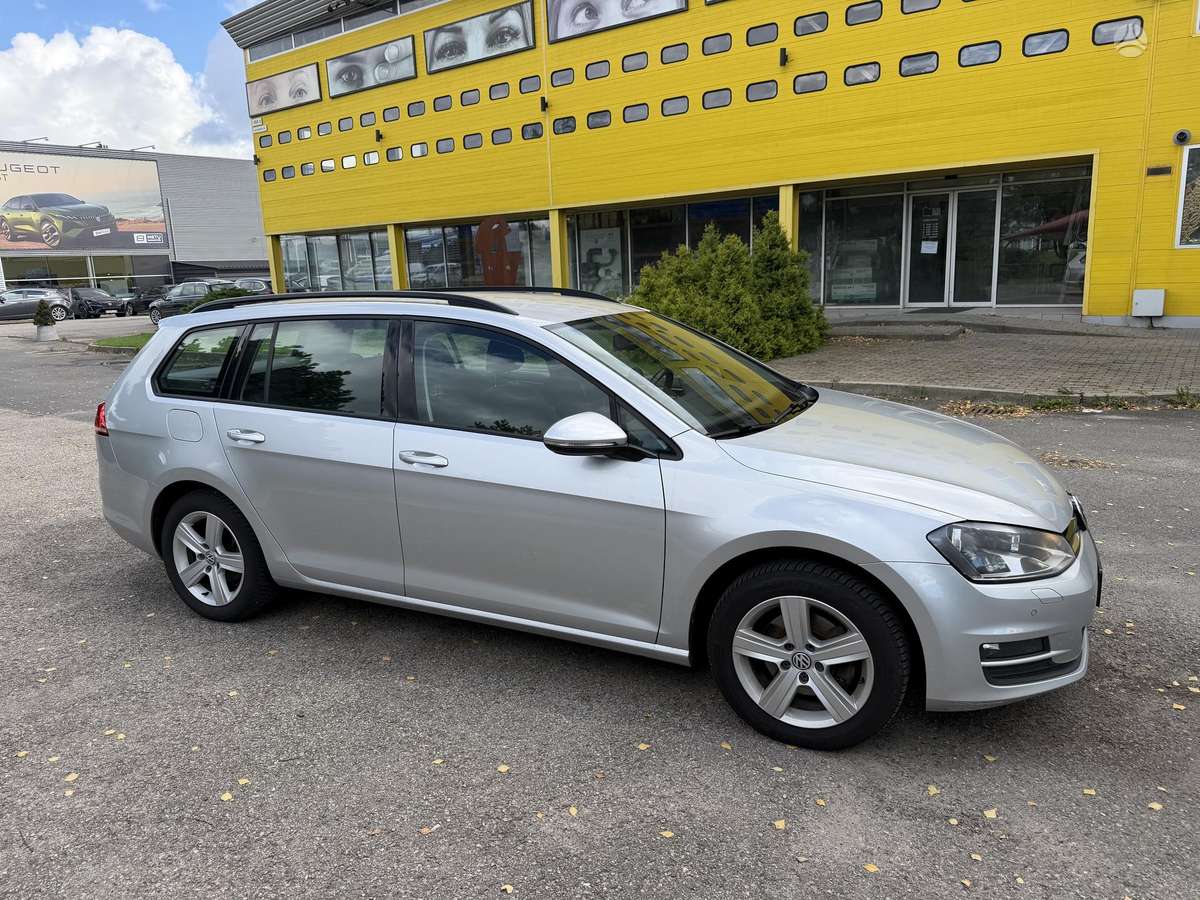 Volkswagen Golf - 6