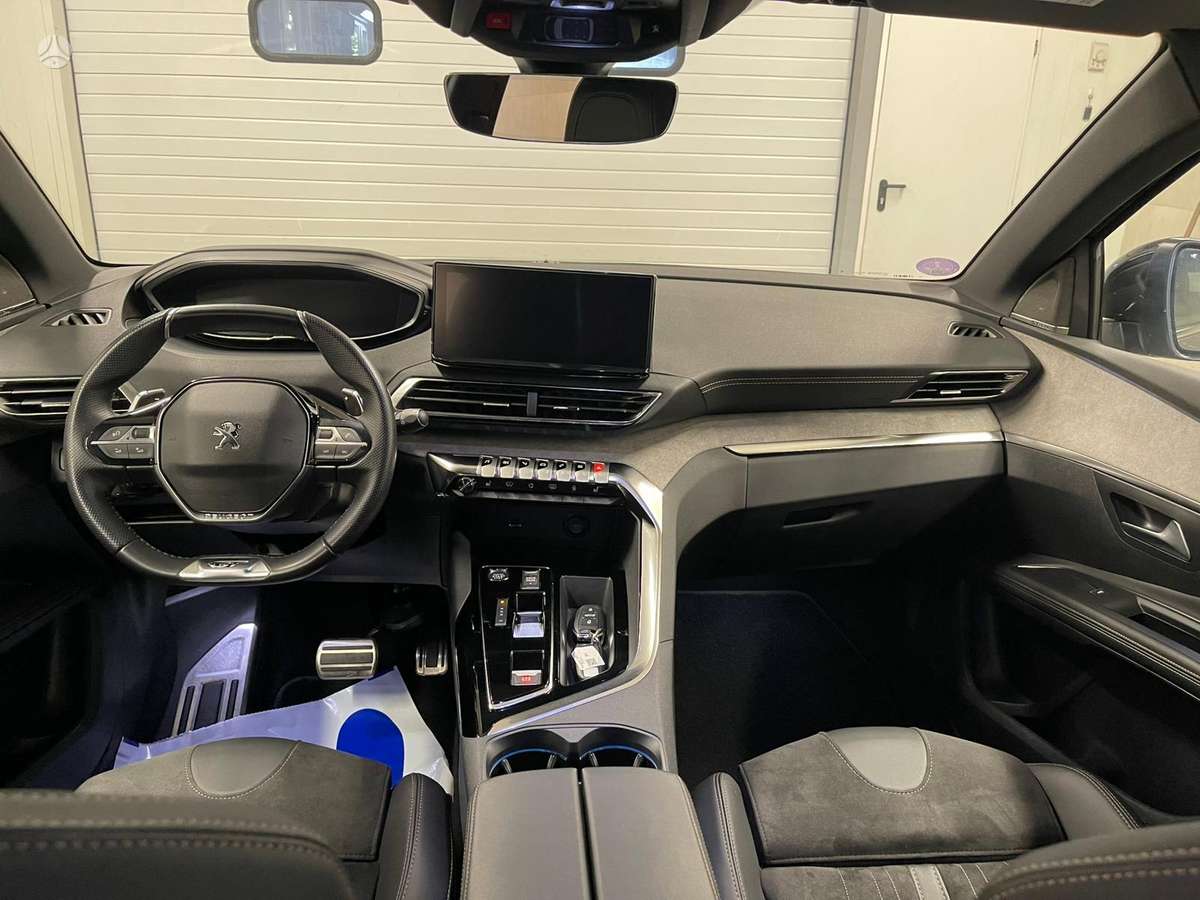 Peugeot 5008 - 8