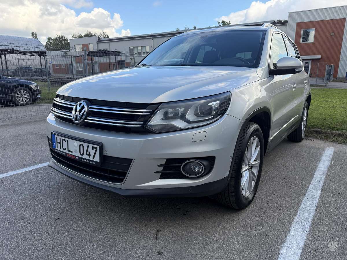 Volkswagen Tiguan - 1