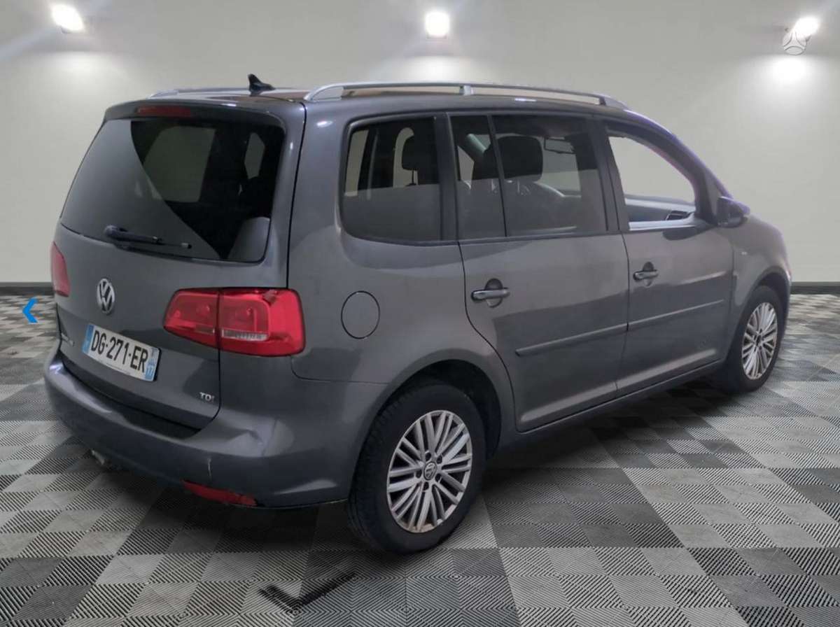 Volkswagen Touran - 4