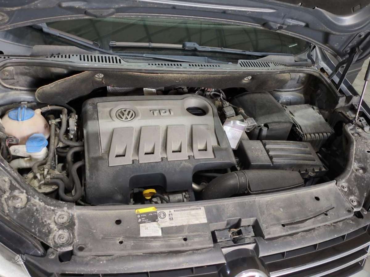 Volkswagen Touran - 9