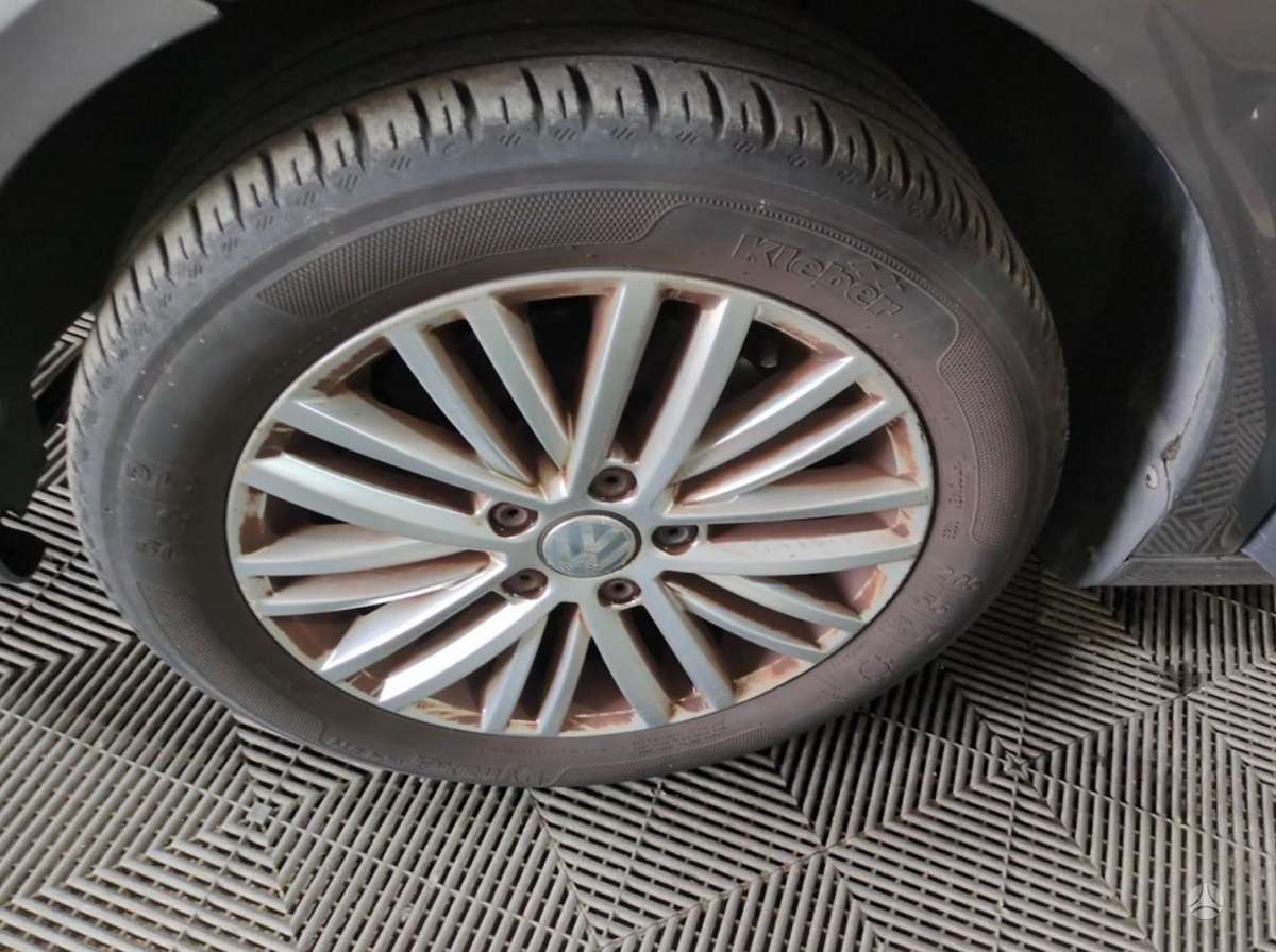 Volkswagen Touran - 11