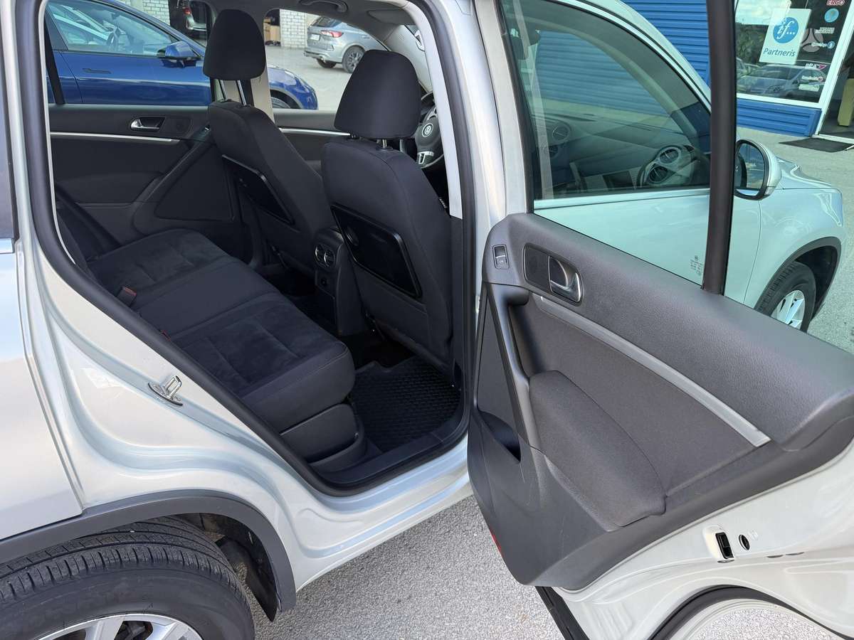 Volkswagen Tiguan - 10