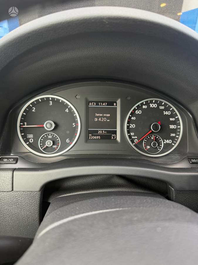 Volkswagen Tiguan - 11