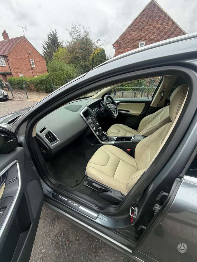 Volvo XC60, 2.4 l., hatchback