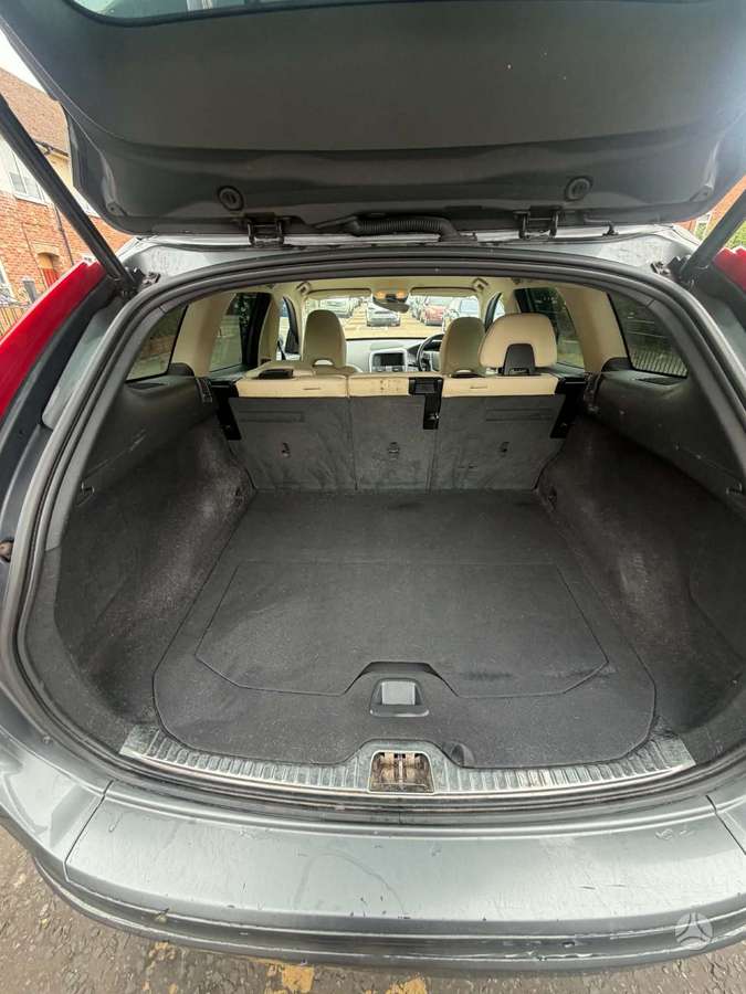 Volvo XC60, 2.4 l., hatchback