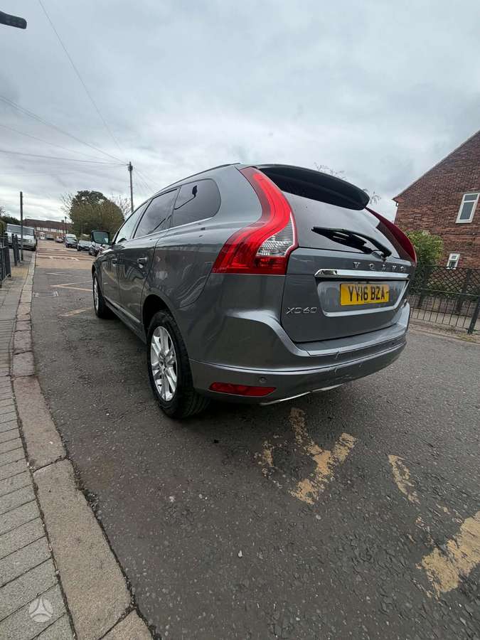 Volvo XC60, 2.4 l., hatchback