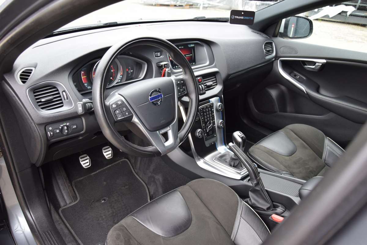 Volvo V40, 2.0 l., Хэтчбек
