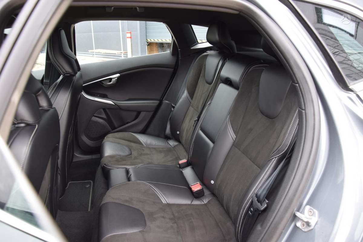 Volvo V40, 2.0 l., Хэтчбек