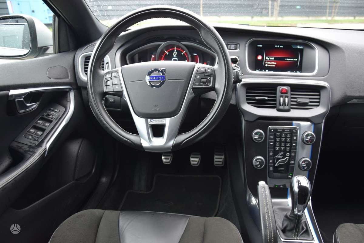 Volvo V40, 2.0 l., Хэтчбек