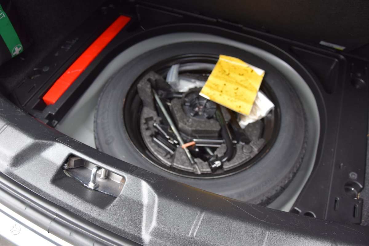 Volvo V40, 2.0 l., Хэтчбек