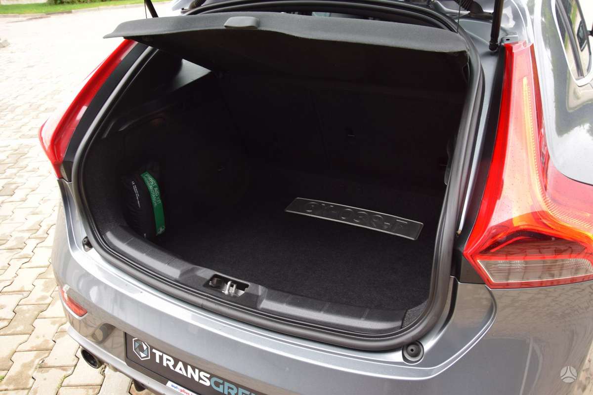 Volvo V40, 2.0 l., Хэтчбек