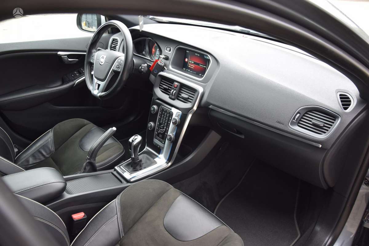 Volvo V40, 2.0 l., Хэтчбек