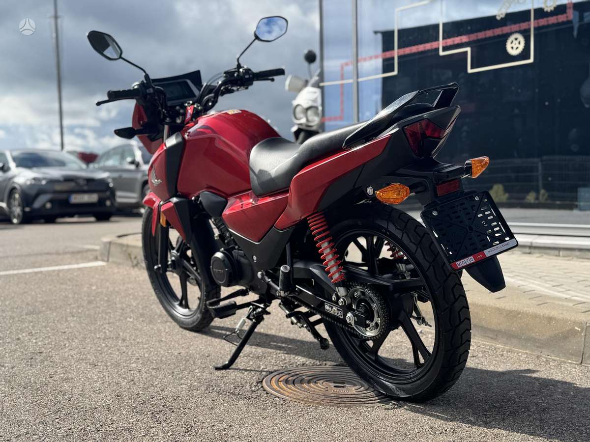 Honda CB 125cc, street / classic
