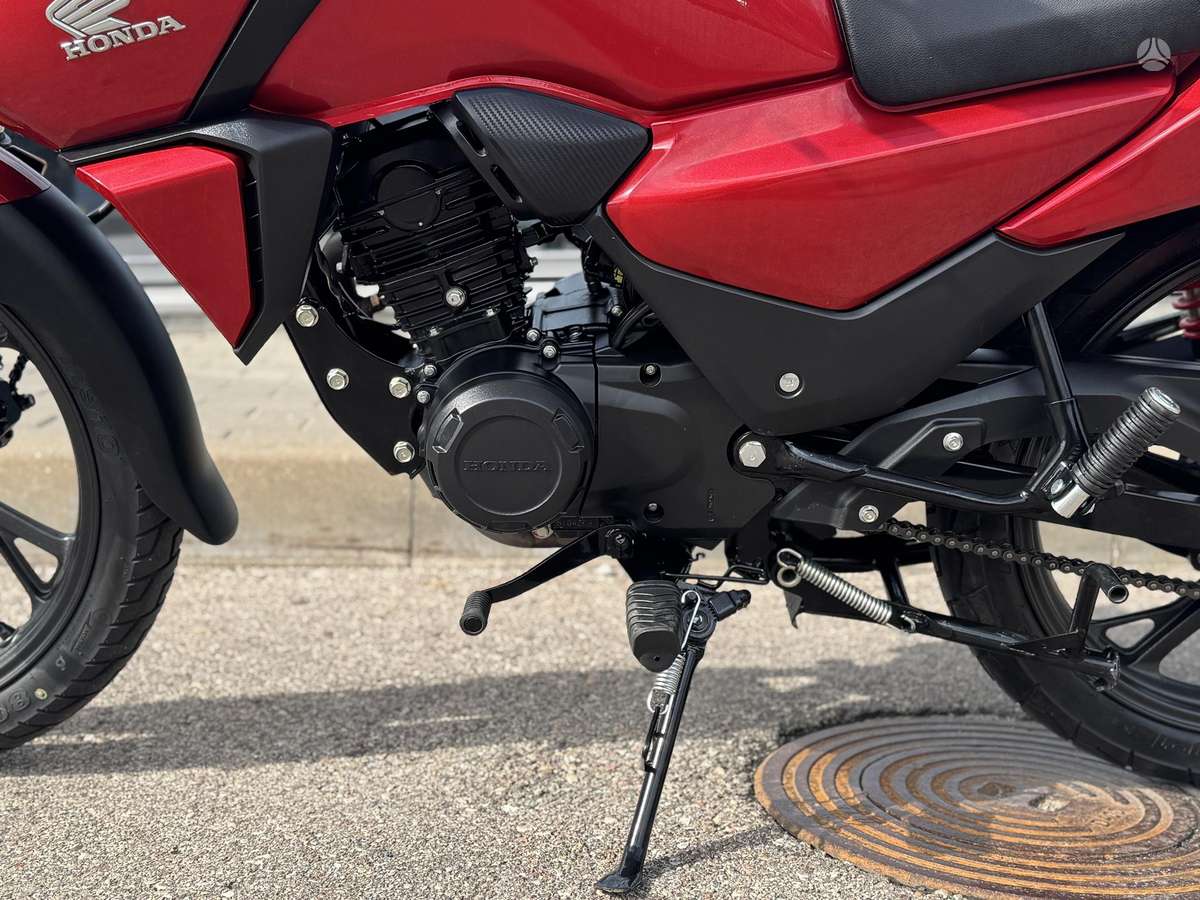 Honda CB 125cc, street / classic