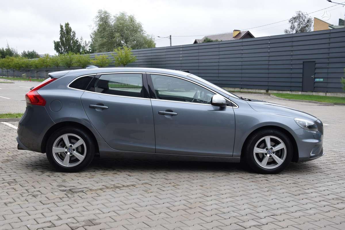 Volvo V40, 2.0 l., Хэтчбек