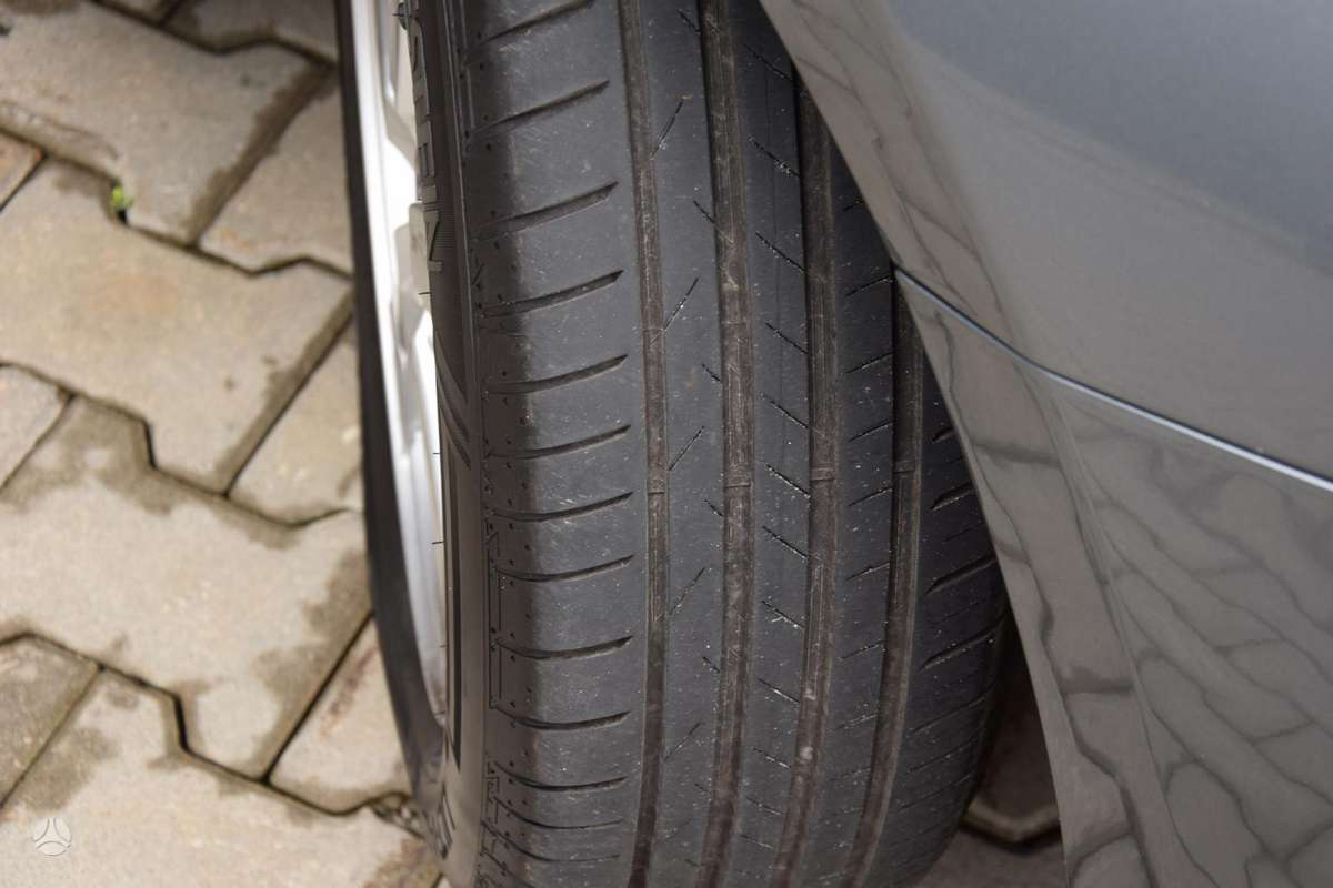 Volvo V40, 2.0 l., Хэтчбек