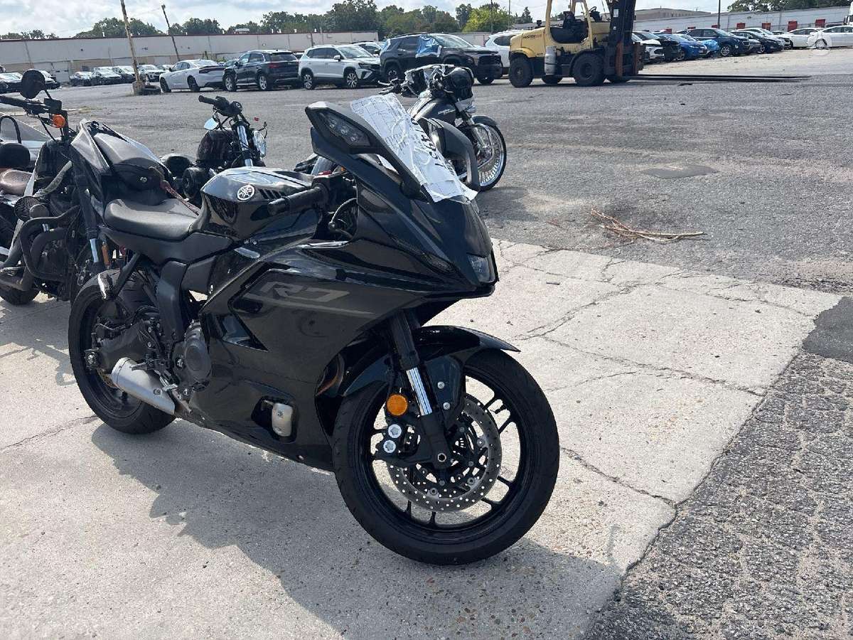 Yamaha R7, sportiniai / superbikes