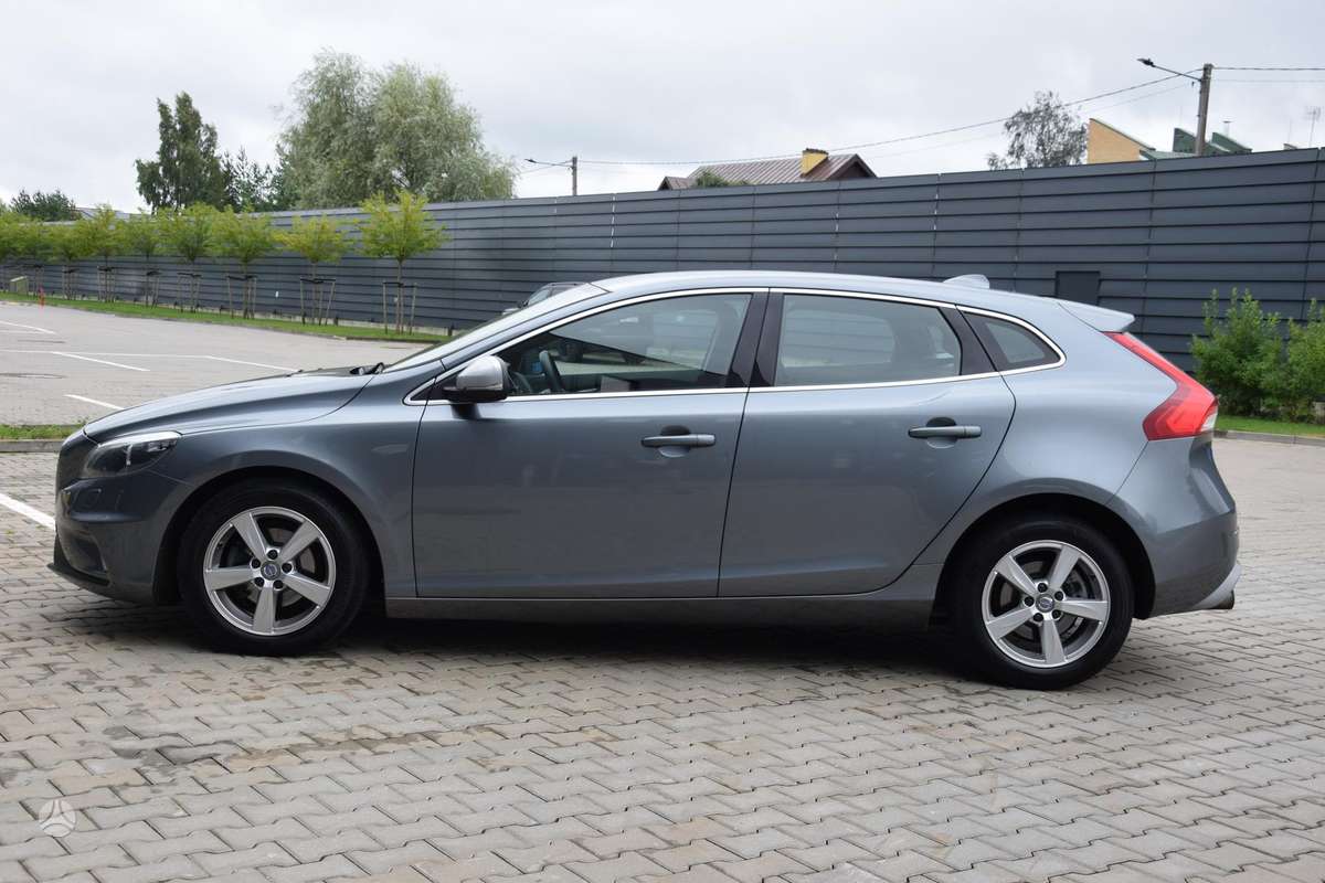 Volvo V40, 2.0 l., Хэтчбек